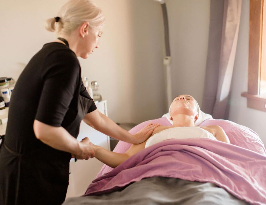 Skincare treatment in progress at RonnaSkin. 